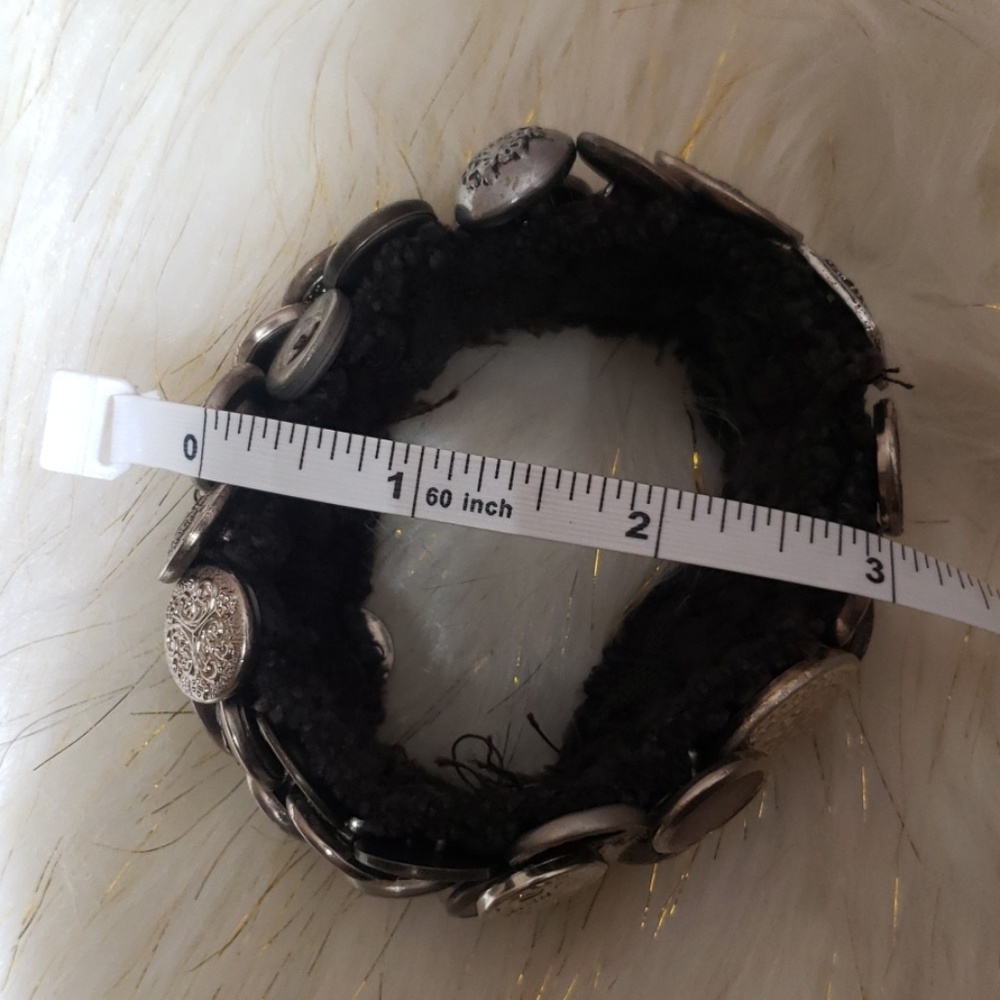 Handcrafted silver button bracelet - Picture 8 of 8
